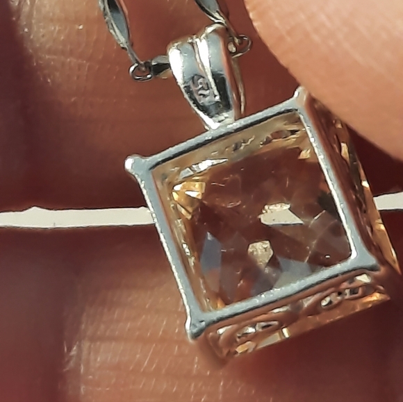 Elegant925 Sterling Silver Necklace with Square Amber Pendant - Picture 4 of 10